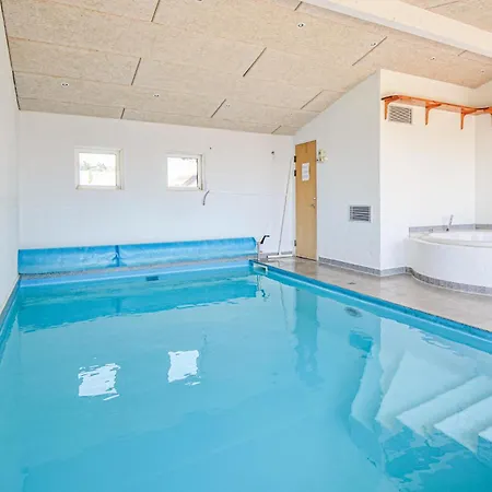 In With Private Swimming Pool, Be Inside Or Outside *